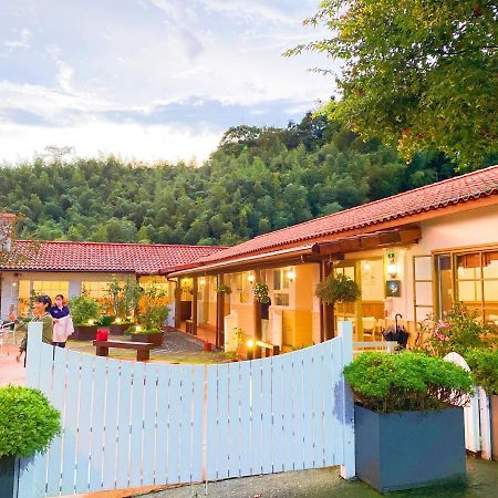 Alishan Tea Garden B&B Фенчиху Екстериор снимка